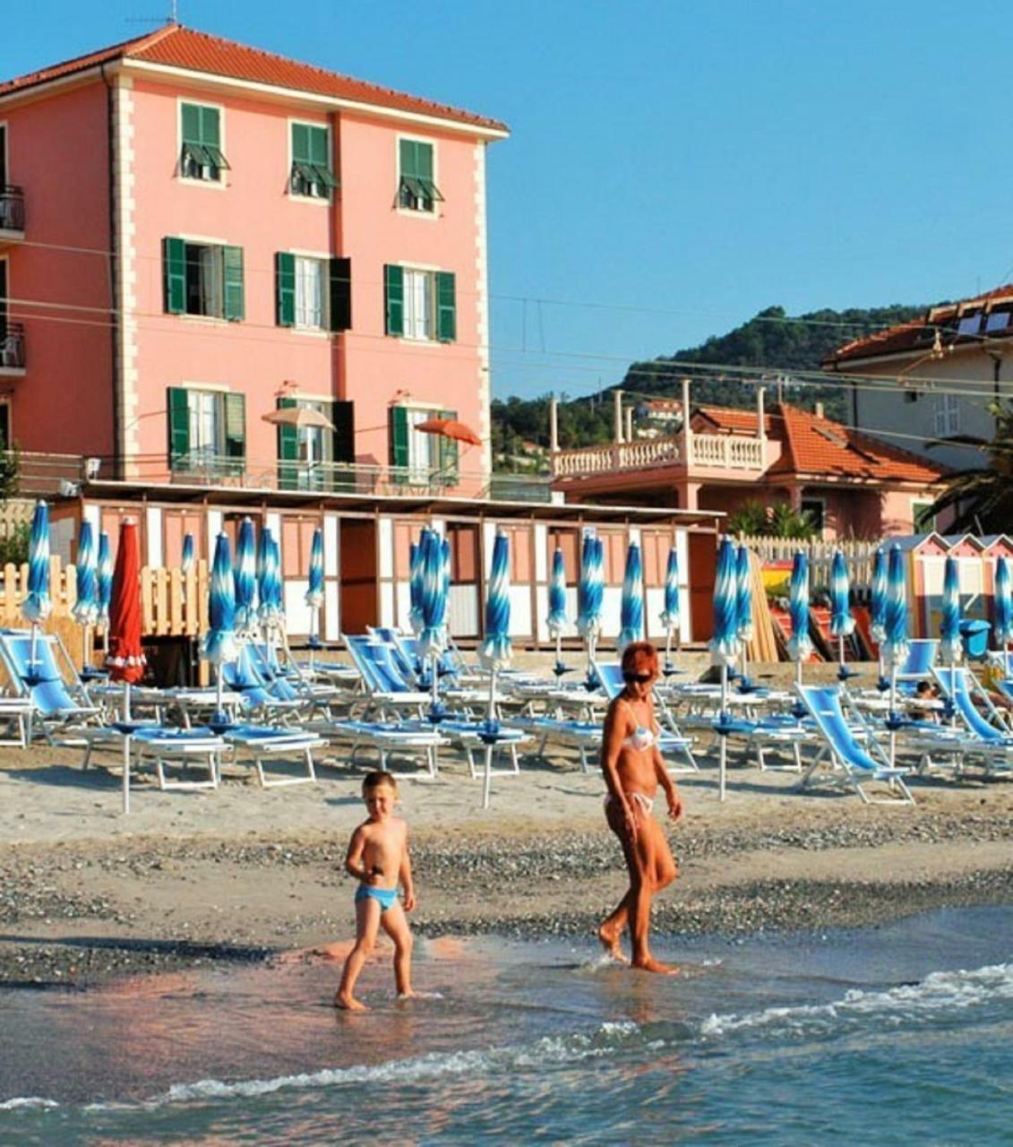 Hotel La Milanese Pietra Ligure Exterior foto